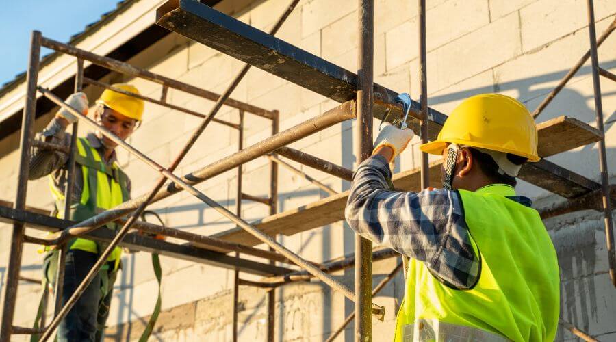 Professional gutter cleaning in Salem, IL